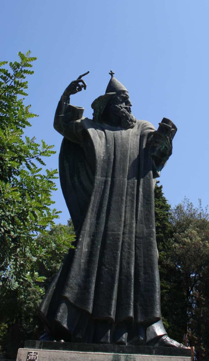 Grgur Ninski. Estatua de san gregorio